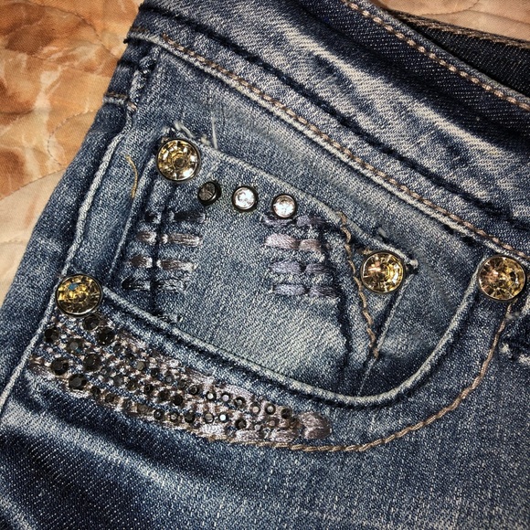 Grace in LA Jeans - Picture 4 of 7